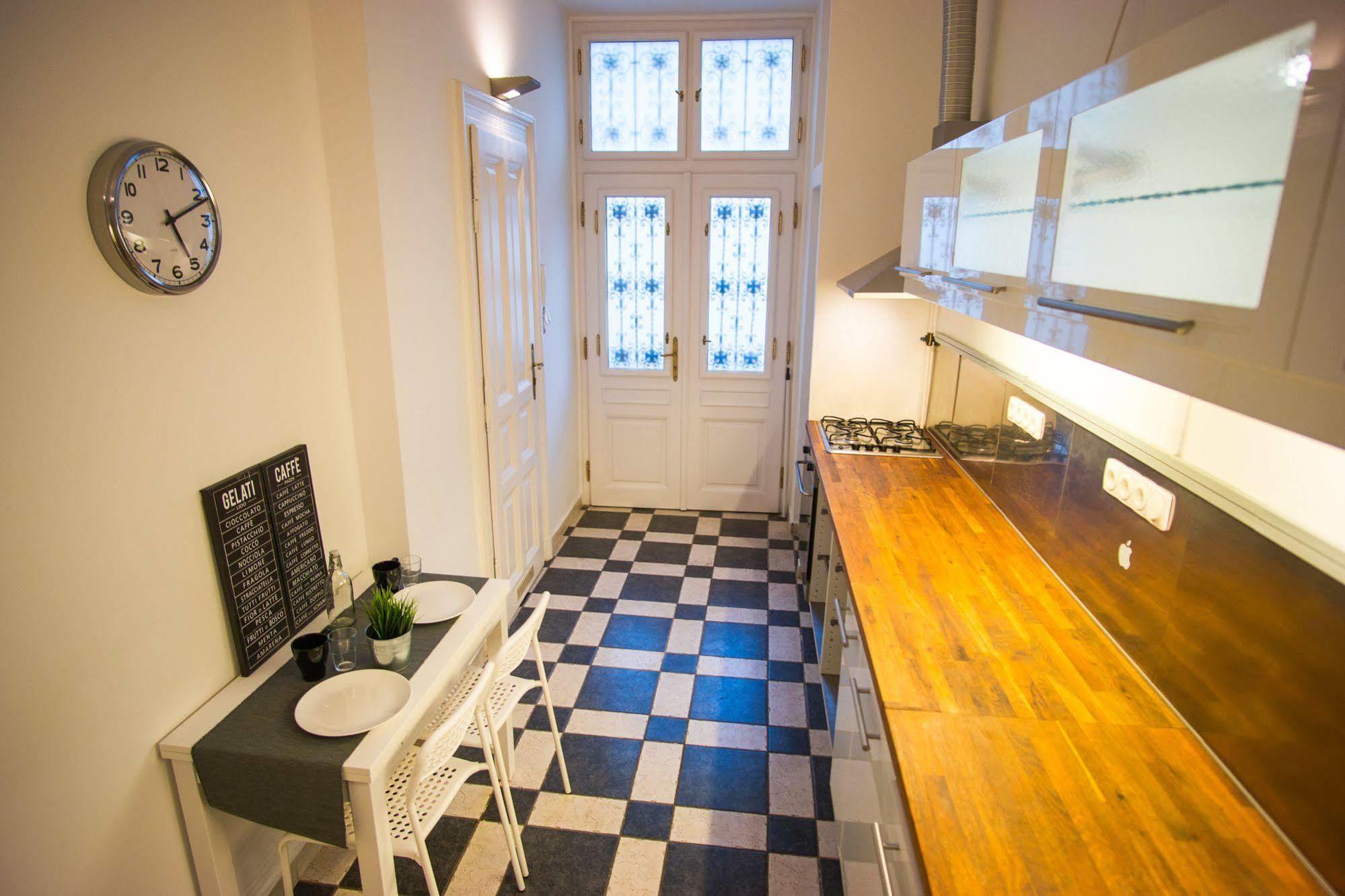 Opera Guesthouse Budapest Exteriör bild