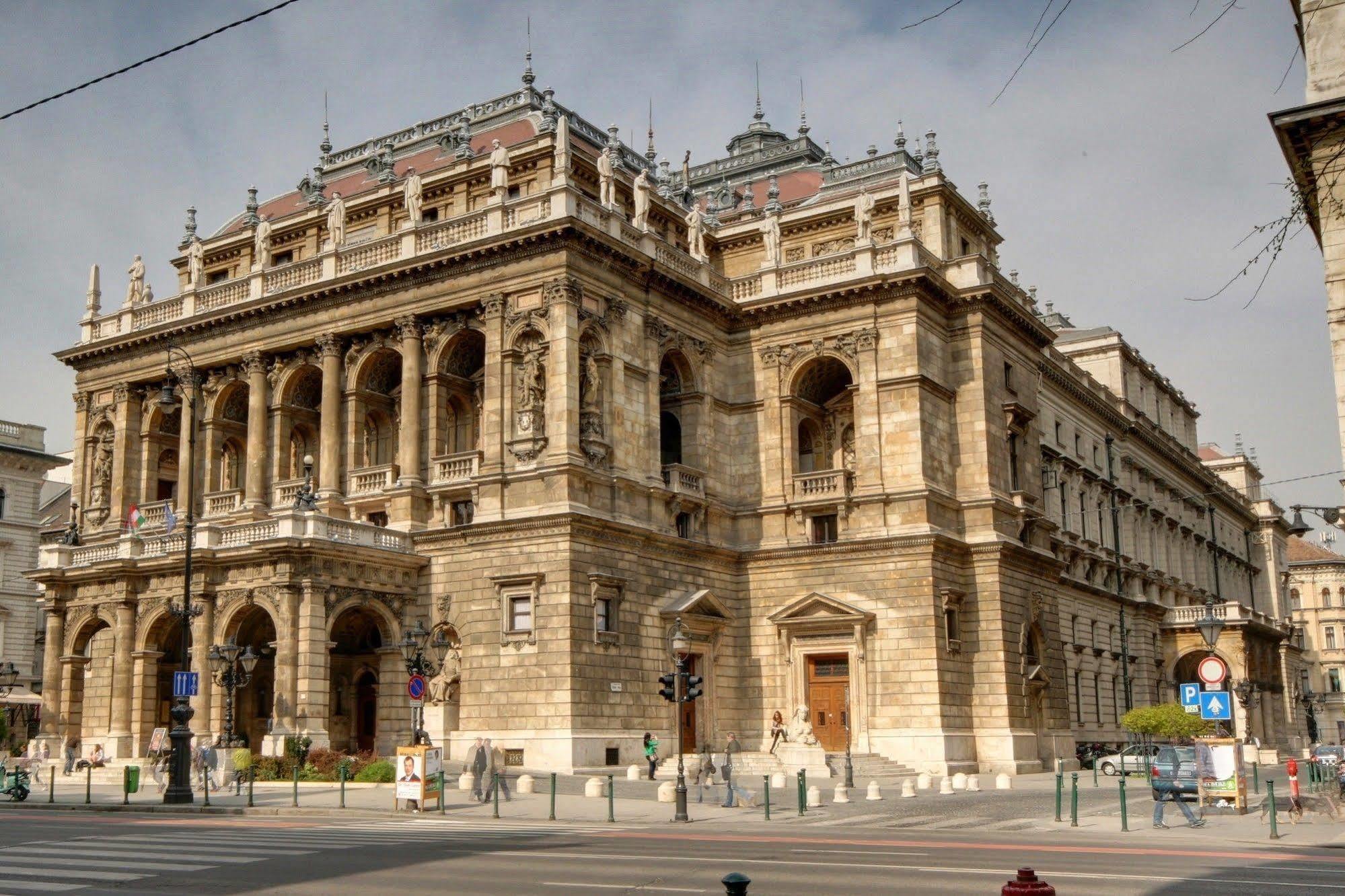 Opera Guesthouse Budapest Exteriör bild