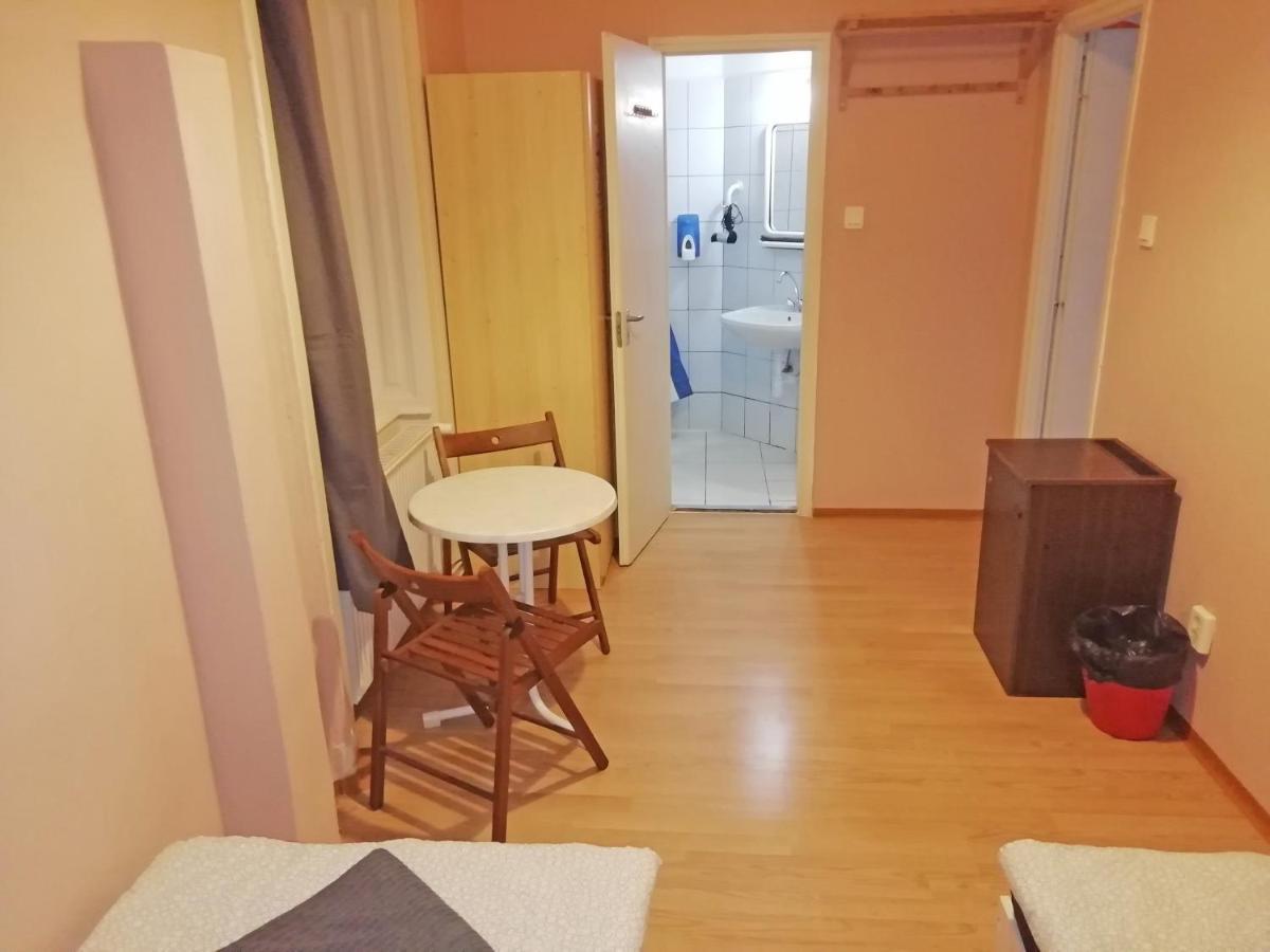 Opera Guesthouse Budapest Exteriör bild